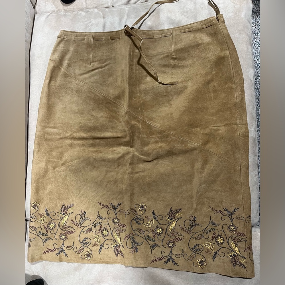 Vintage Express Suede Tan Embellished Pencil Skirt